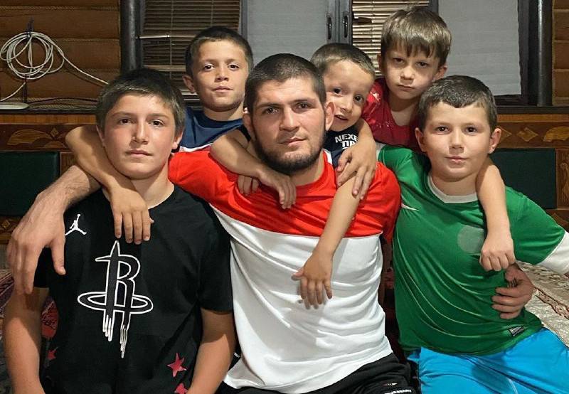 Нурмагомедов дал совет, как следует называть детей