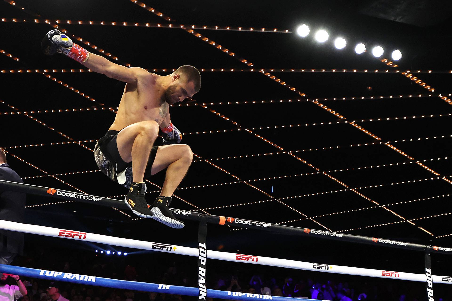 Абсолютний чемпіон світу: «Ломаченко поб'є Хейні»