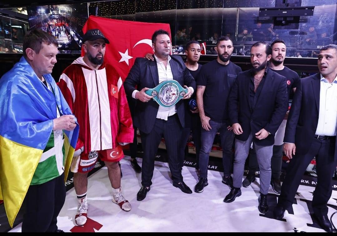 Чемпіон WBC навесні може приїхати до Києва на підготовку до бою
