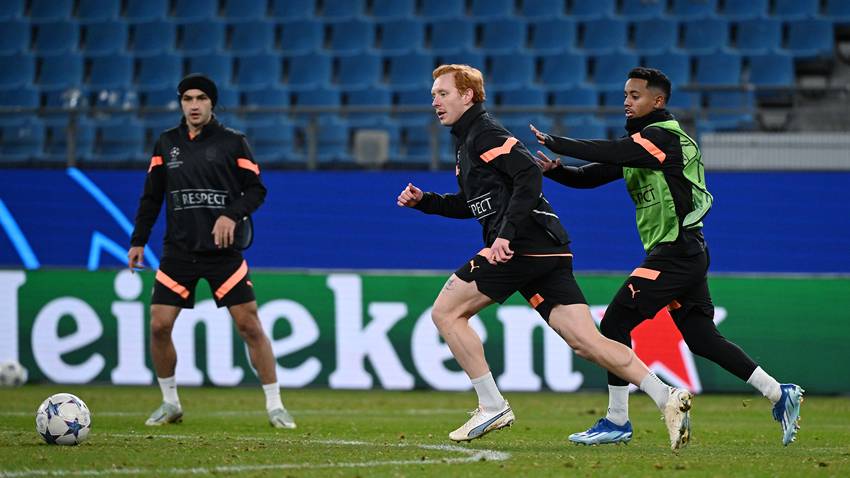 Шахтер провел открытую тренировку в Гамбурге перед матчем с Барселоной