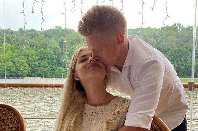 Зинченко сфотографировался верхом на… девушке