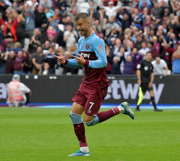 Улыбчивый Ярмоленко поздравил фанатов «Вест Хэма» с победой над МЮ