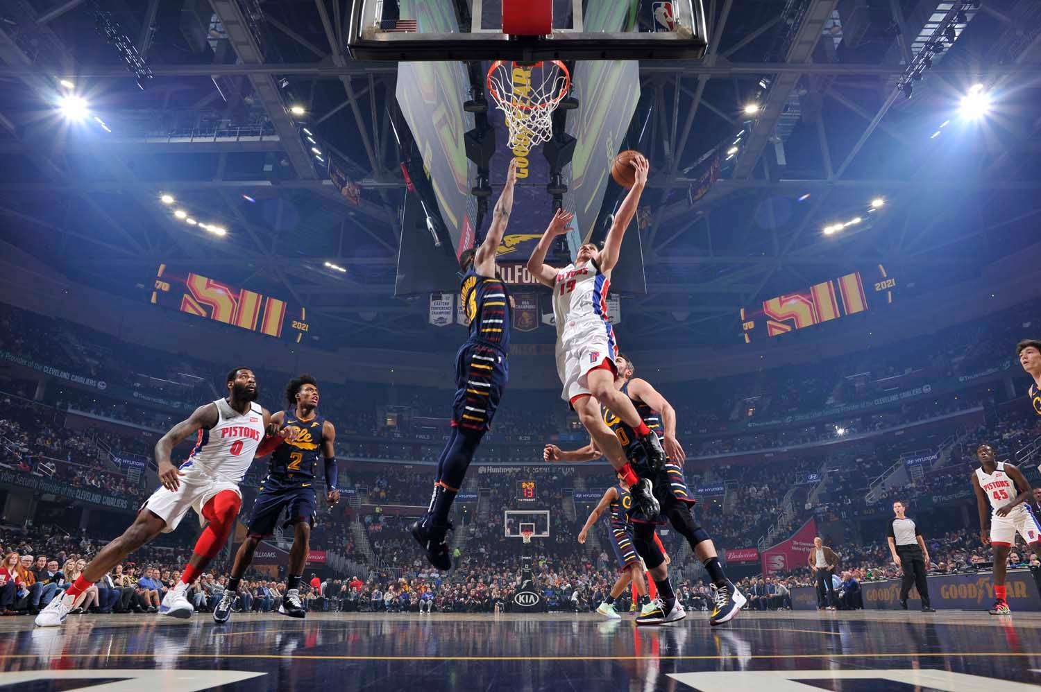 «Детройт» не без помощи Михайлюка дожал «Кливленд», «Лейкерс» дома разгромил «Нью-Йорк»