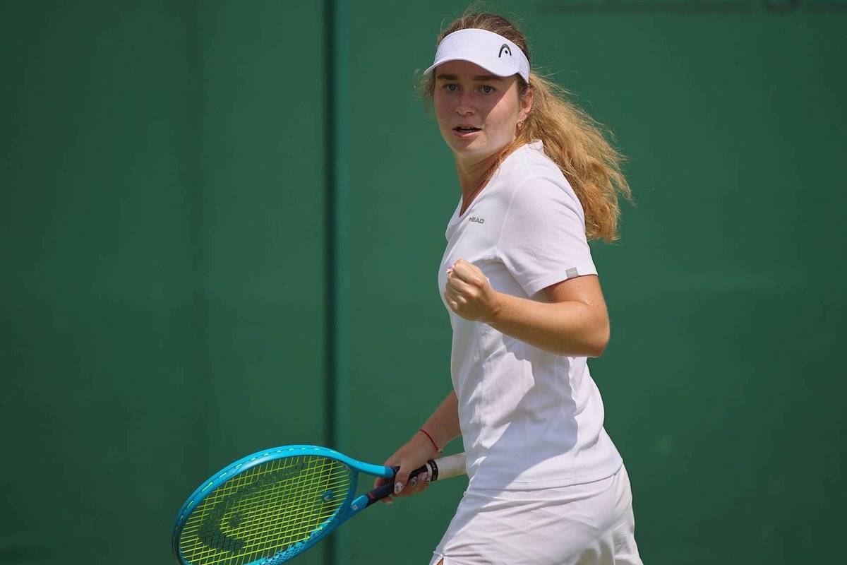 Снігур вийшла в півфінал турніру в Дубаї