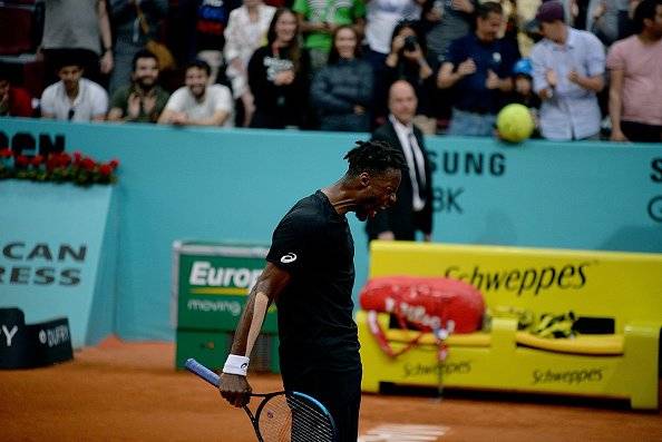 Монфис в непростом матче оформил путевку в третий раунд Masters в Мадриде