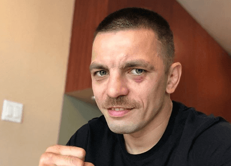 Одиозный украинский боксер кардинально сменил имидж