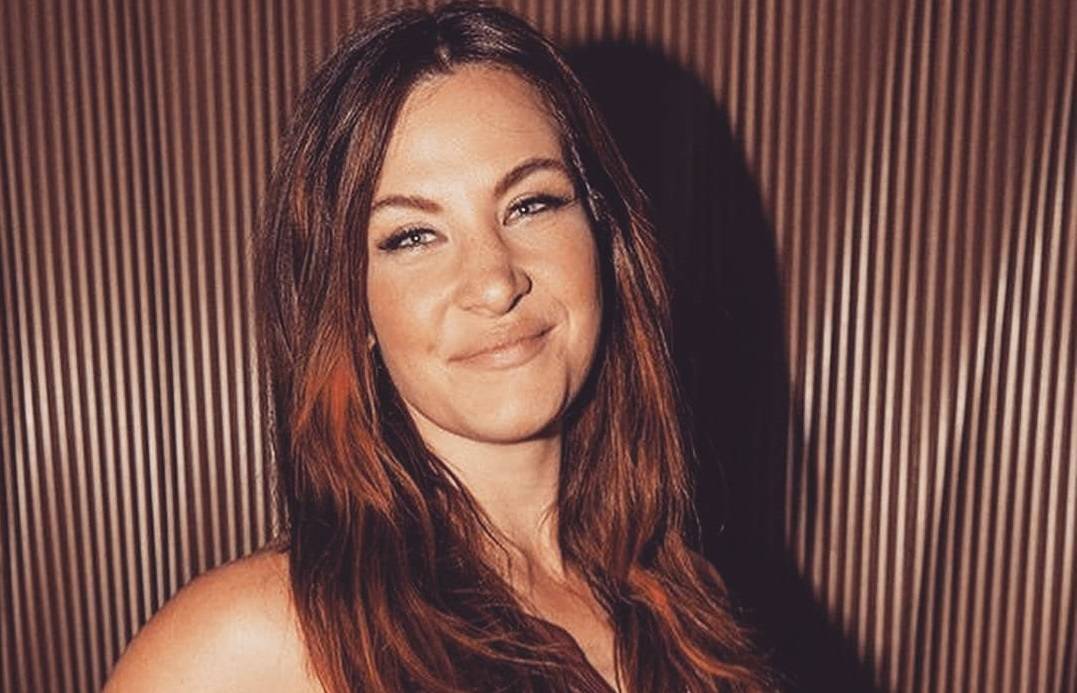 Экс-чемпионка UFC родила сына в домашних условиях