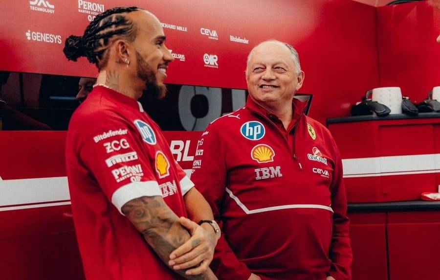 Босс Ferrari признался, когда начал переманивать Хэмилтона в итальянскую команду