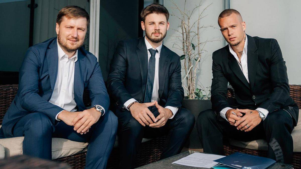 Мудрик уклав договір з відомою агентською компанією