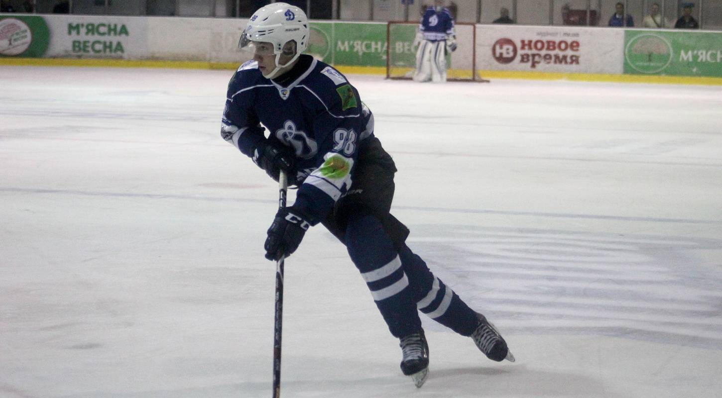 Шайба Олейника принесла «Динамо» непростую победу над «Ледяными Волками»