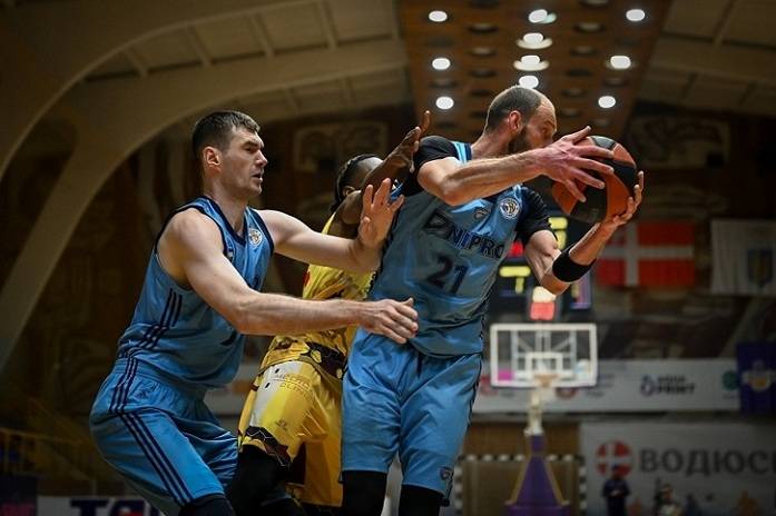 Рівне обіграло Запоріжжя, Дніпро розгромив Старий Луцьк