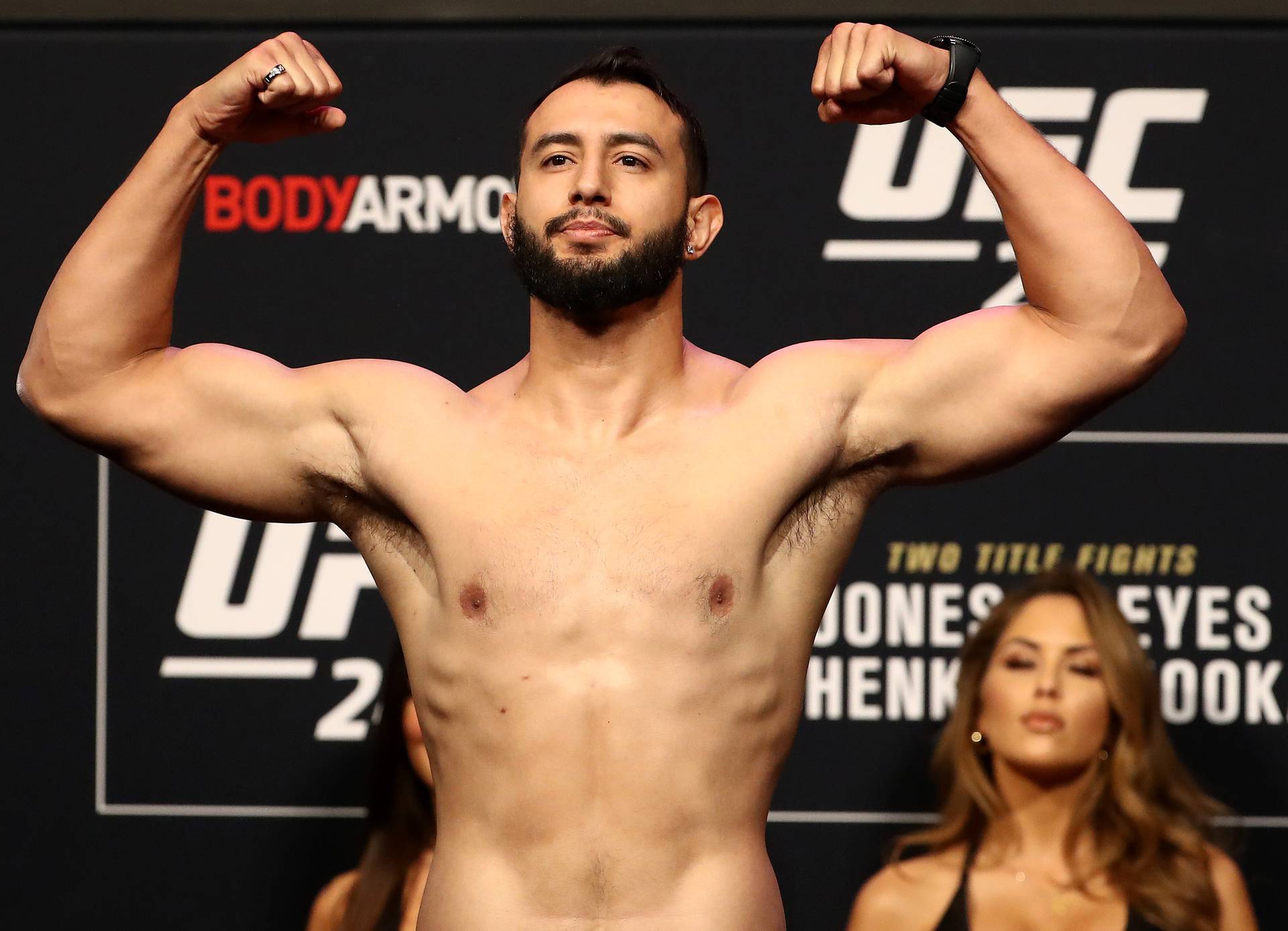 Рейес: «Джонс либо дерется, либо с ним покончено»