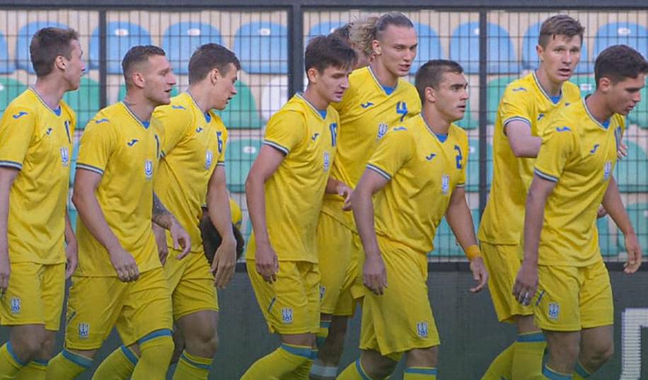 Два форварди та без флангів атаки. Ротань запропонував Словаччині цікаву схему