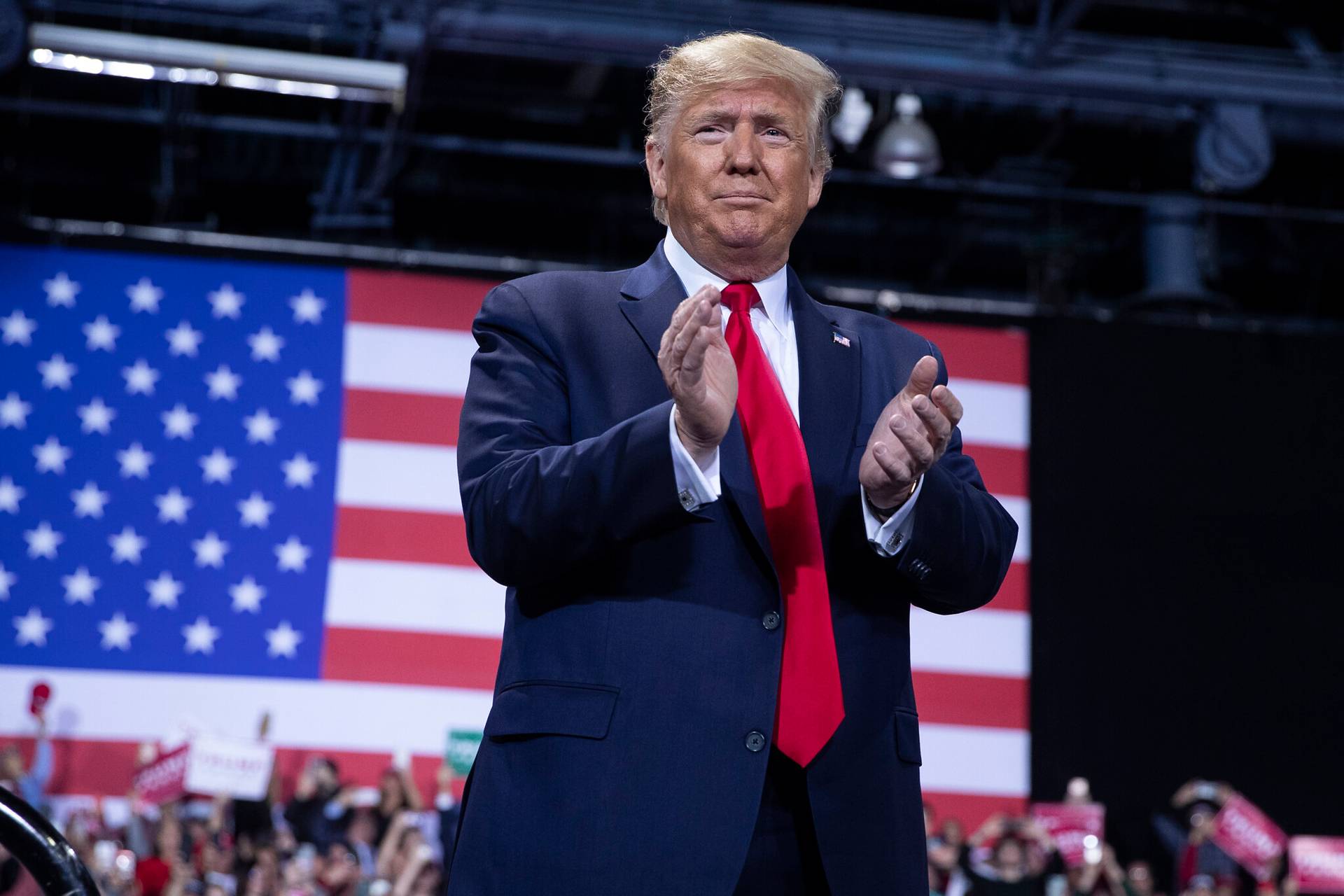 Трамп требует вернуть спорт: «Я устал от просмотра бейсбольных игр, которым 14 лет»