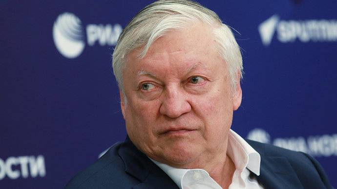 Напился около госдумы. Любитель путина и экс-чемпион мира по шахматам находится в тяжелом состоянии в больнице