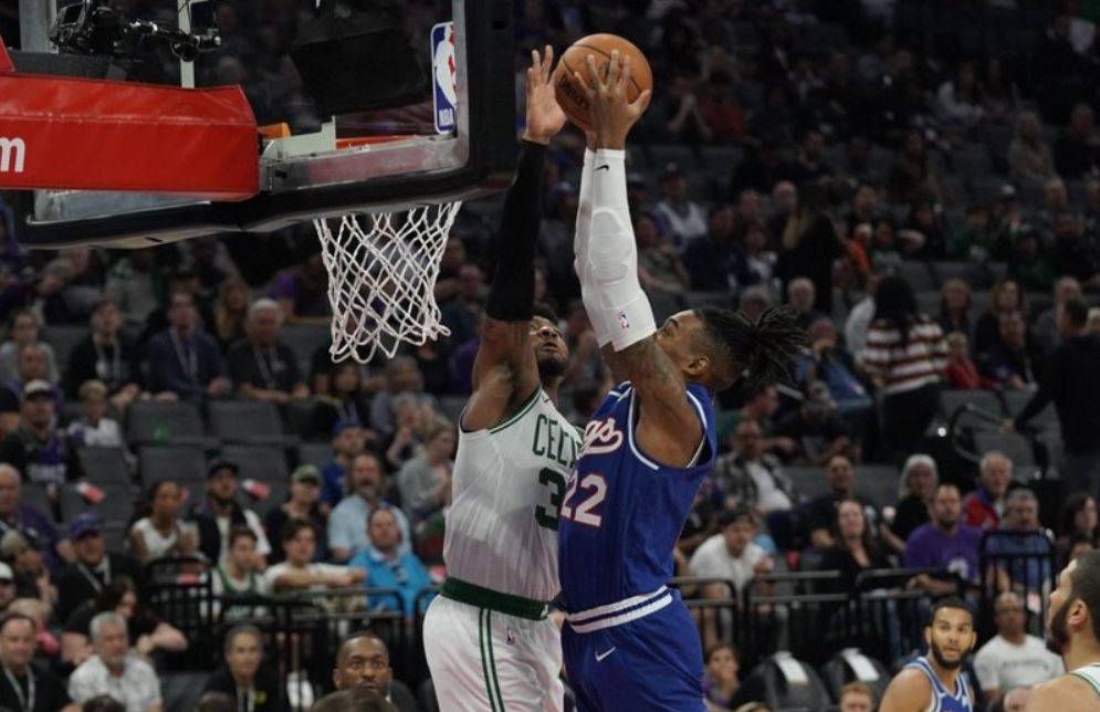 Лень вместе с «Атлантой» уступил «Лейкерс», «Сакраменто» сумел обыграть «Бостон»