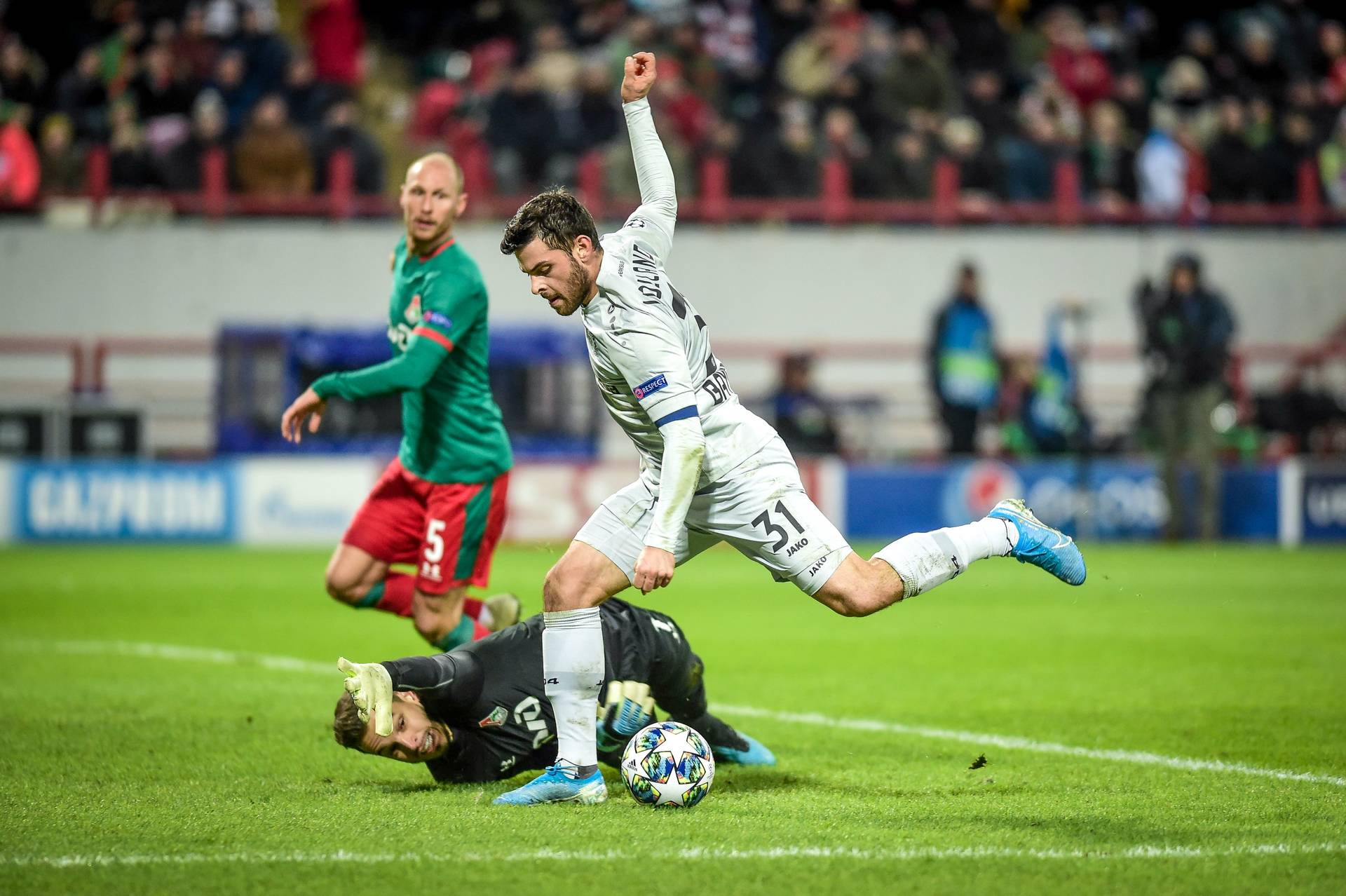 «Локомотив» дома проиграл «Байеру» и лишился шансов на выход в плей-офф еврокубков весной