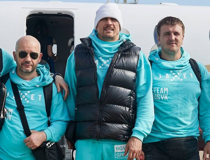 Промоутер Усика спростував інформацію про перенесення реваншу з Джошуа