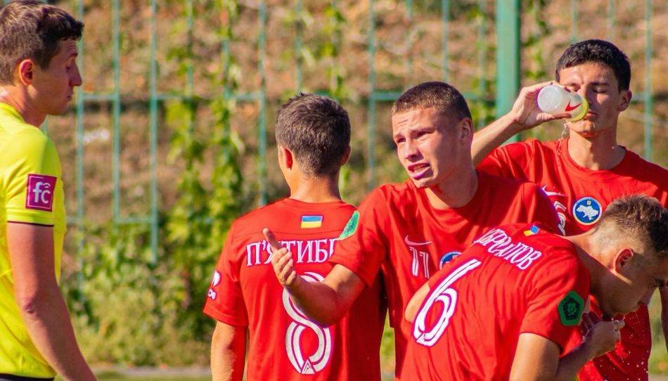 Экс-игрок Миная и Металлиста во втором матче подряд забил мяч прямым ударом с углового