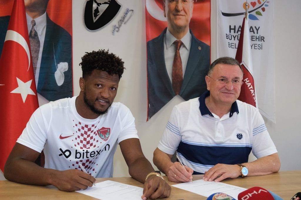 Почти перешедший в «Динамо» экс-игрок «Порту» и «Спартака» нашел новую команду