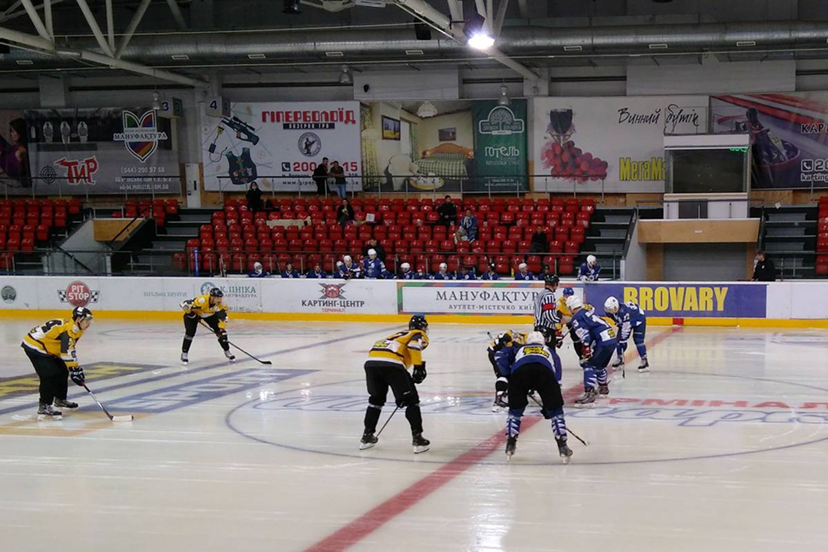 «Ледяные Волки» оказались сильнее «Белого Барса» в матче с 11 шайбами 