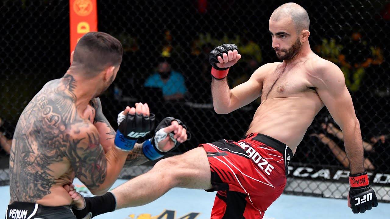 Нокаути і кров. Кращі фініші учасників майбутнього турніру UFC