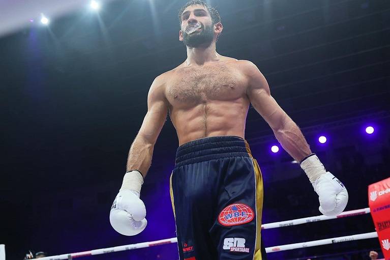 Фаниян завоевал пояс чемпиона мира по версии WBF