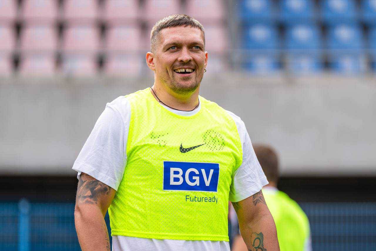 Усик: «Мене мотивує моя команда, моя сім'я, моя віра в Бога»