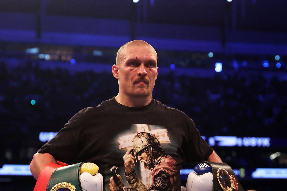 Усик трогательно поздравил Анатолия Ломаченко с Днем рождения