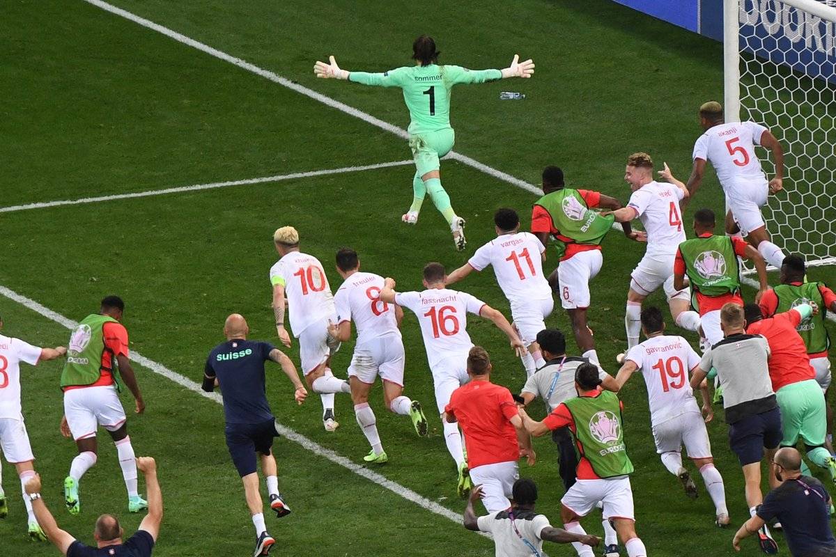 Воротар швейцарців героїчно вивів команду в 1/4 і тепер хоче фільм про себе