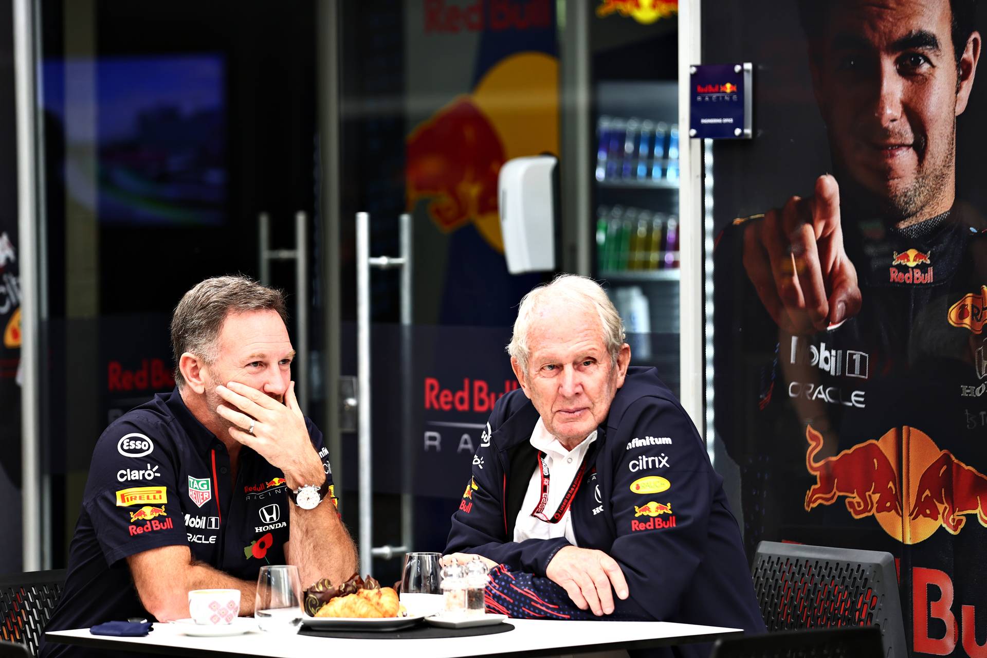 Радник Red Bull незадоволений тим, що FIA виносить рішення на користь Mercedes