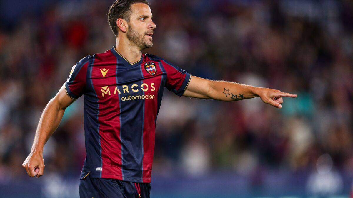 Екс-форвард «Валенсії» і «Тоттенхема» Сольдадо завершив кар'єру