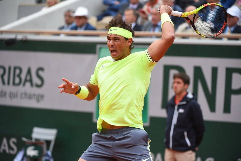 Эффектная диагональ Надаля на сетболе – лучший удар дня Roland Garros