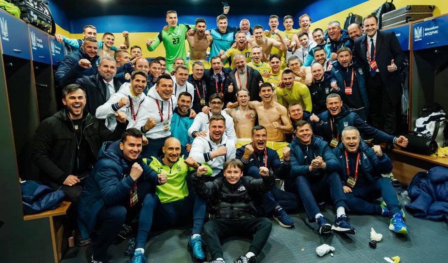 Збірна України відсвяткувала вихід на Євро у стилі... ісландців
