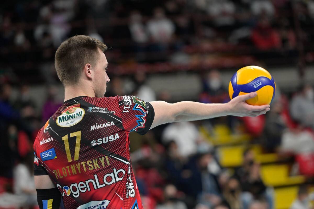 Плотницький з «Перуджею» вийшов в півфінал чемпіонату Італії
