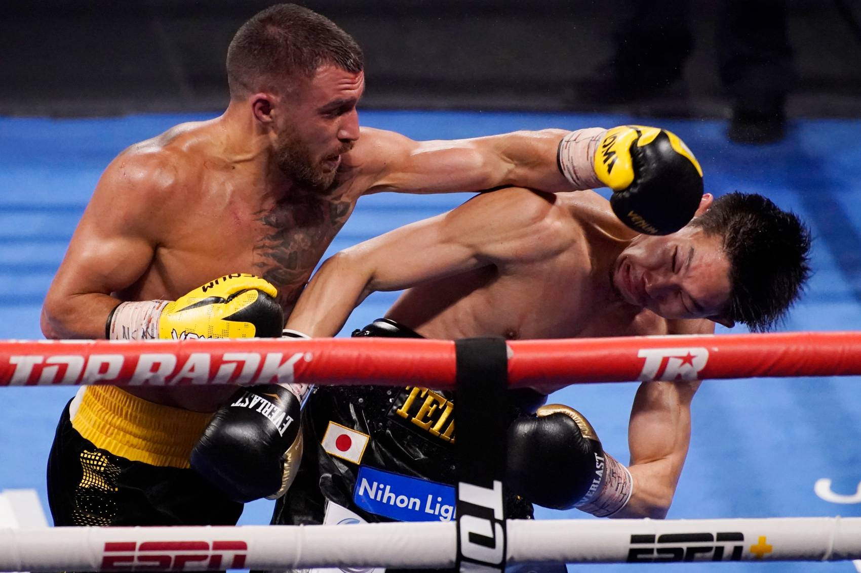 Чемпіон WBA бачить Ломаченко фаворитом в реванші з Лопесом: « Я все ще вважаю його одним з крутих заср * нцев »