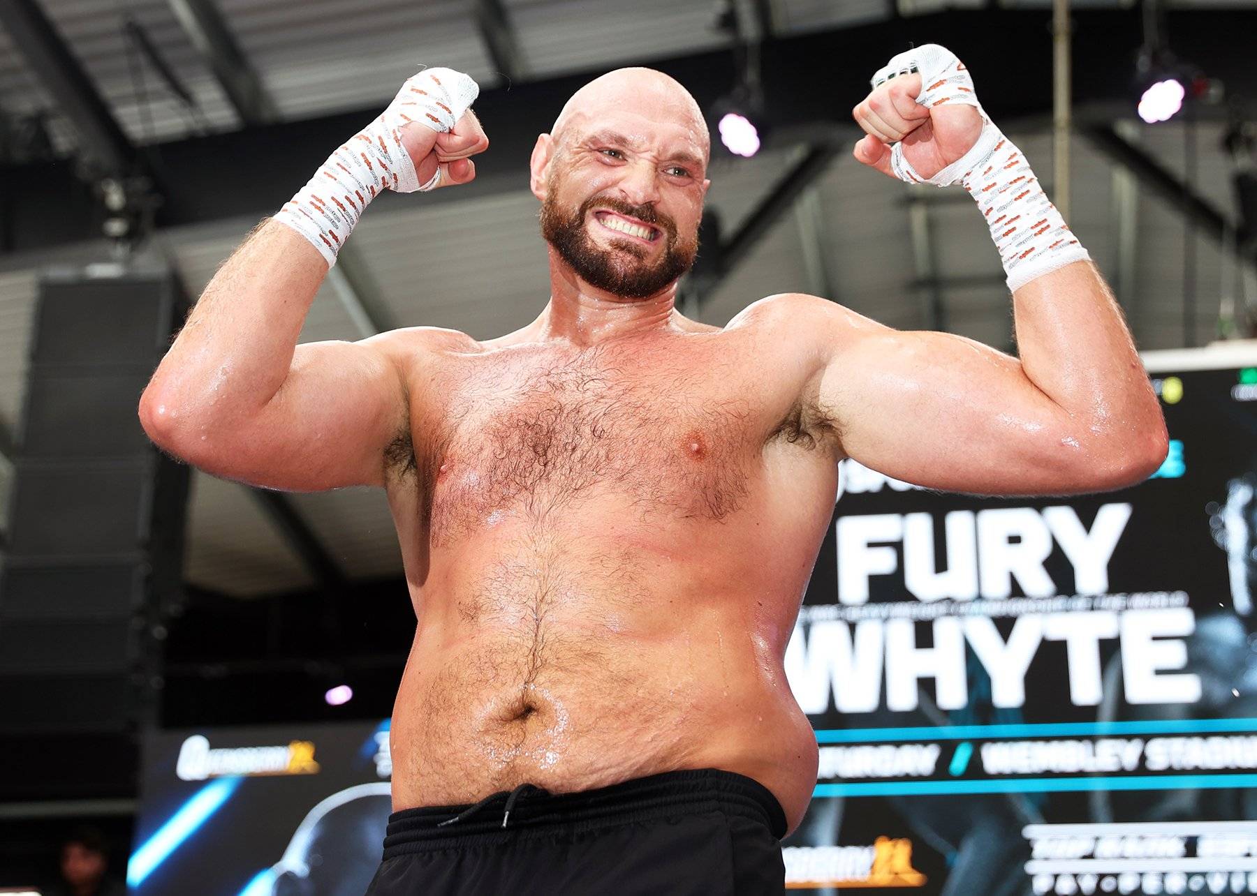 Ф'юрі привітав нову зірку UFC після перемоги над колишнім російським десантником