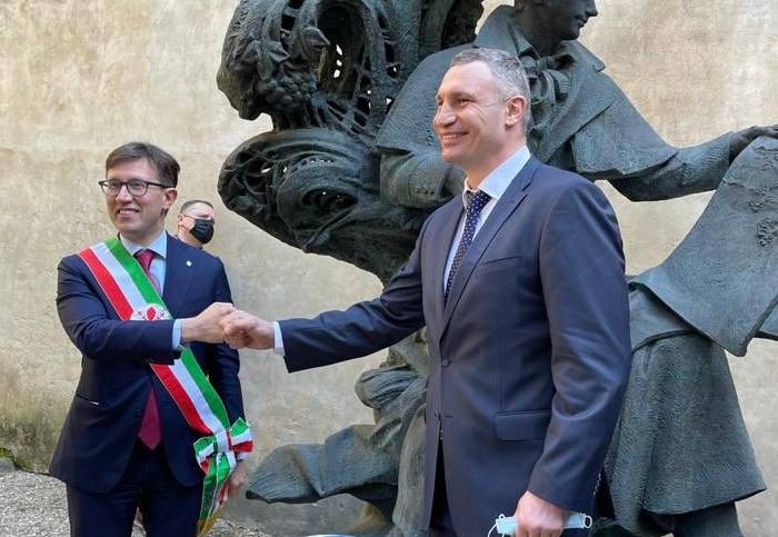 Кличко поучаствовал в открытии памятника Тарасу Шевченко в Италии