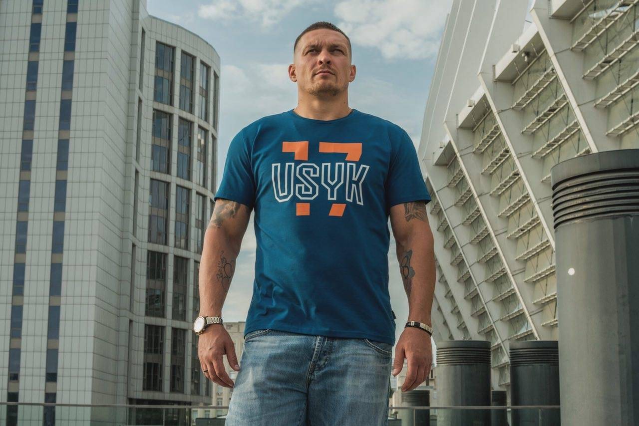 Комментатор Sky Sports рассказал, как Усику нужно действовать против Джошуа