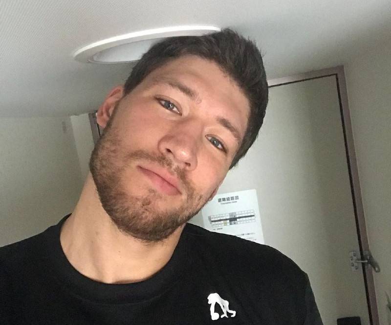 Кравцов сравнил людей, которые не носят маску, с обезьянами