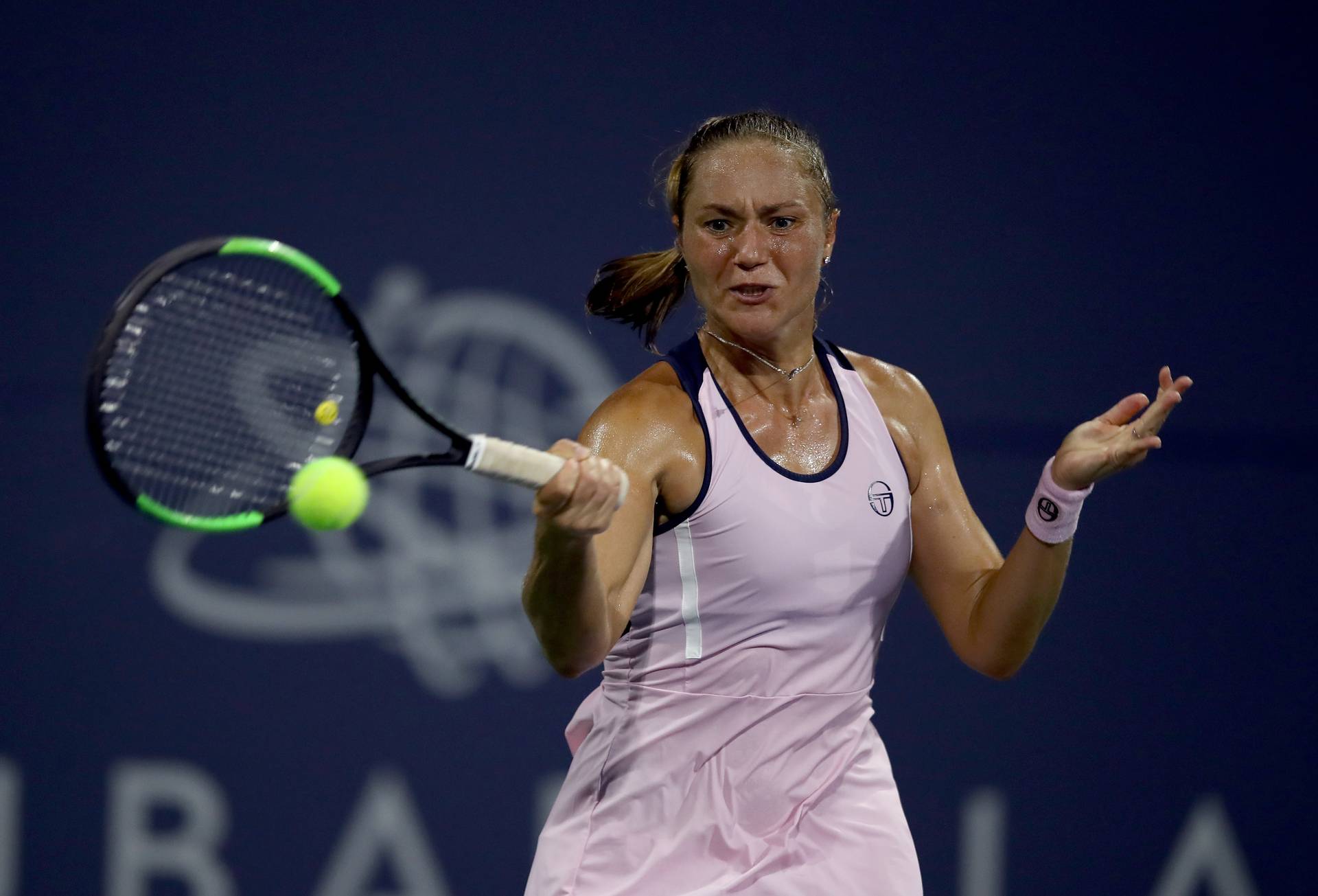 Бондаренко прорвалась в 1/4 Шэнчжэня, победив 8-ю сеяную турнира