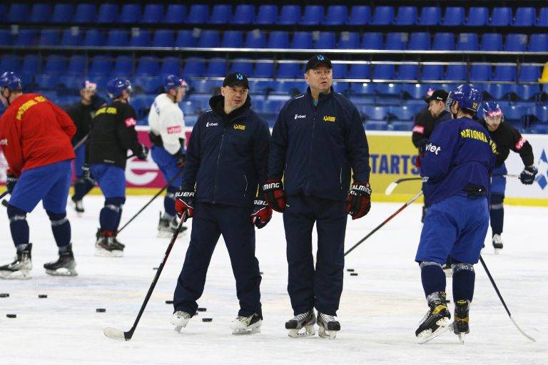 Офіційно. Шахрайчук більше не головний тренер збірної України