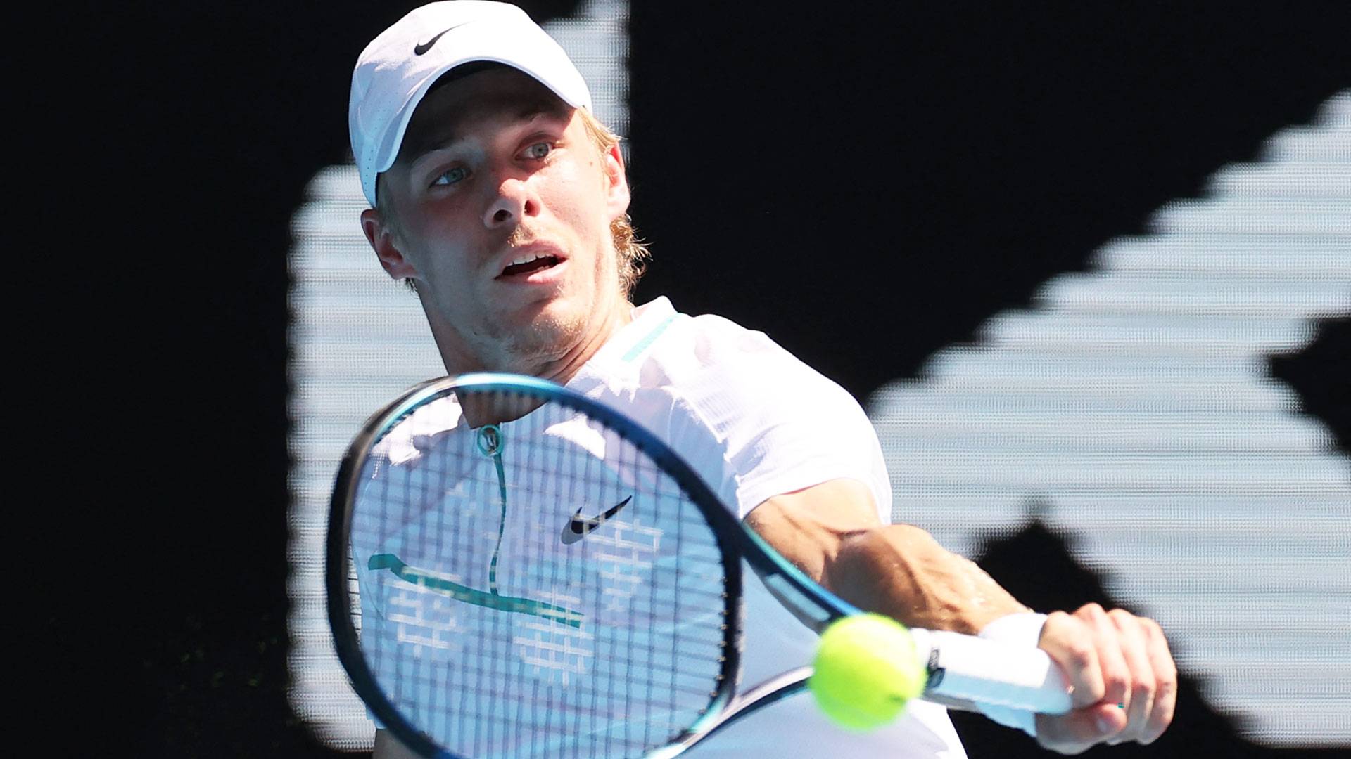 Шаповалов выбил Зверева в четвертом раунде Australian Open