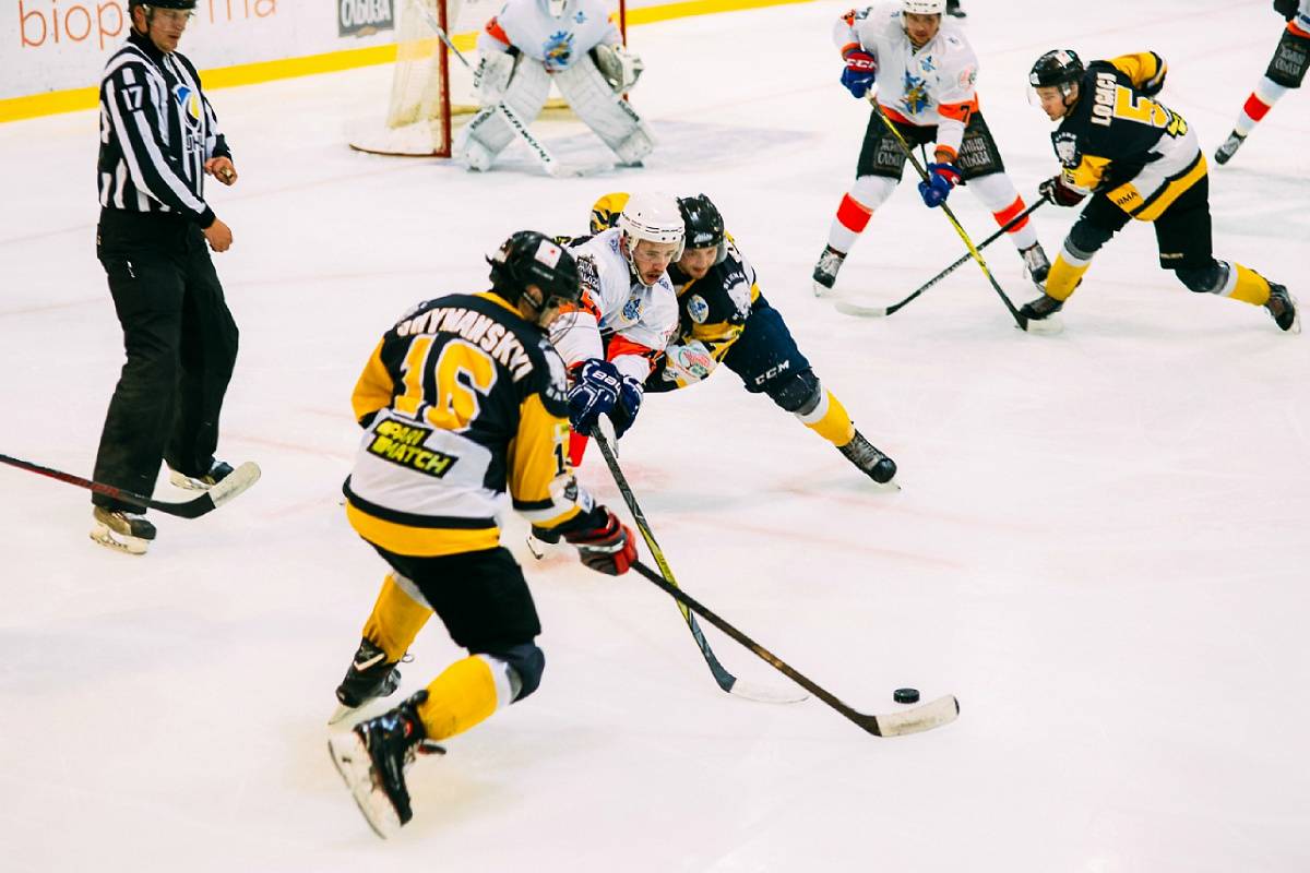 «Кременчуг» упустил преимущество в две шайбы, но победил «Белый Барс» в овертайме