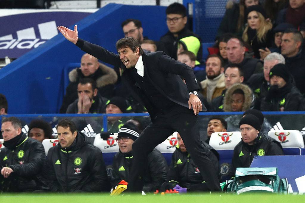 Вкусная пресс-конференция. Конте попробовал торт, отвечая на вопросы журналистов