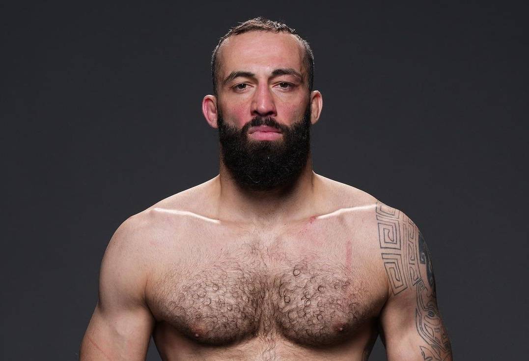 Топ-боєць UFC Долідзе тренує в Україні під світло ліхтариків