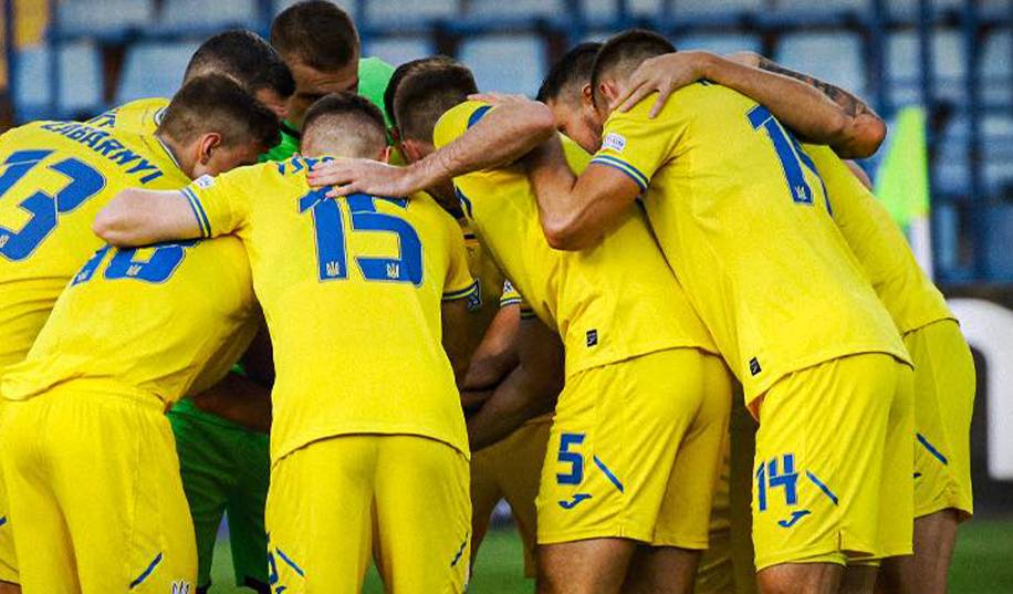 Сьогодні одразу дві збірні України проведуть вирішальні матчі у своїх турнірах