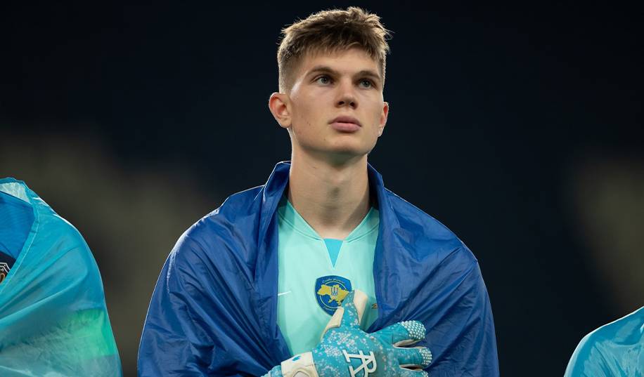 Голкіпер Дніпра-1 поскаржився на три тривоги за один тайм