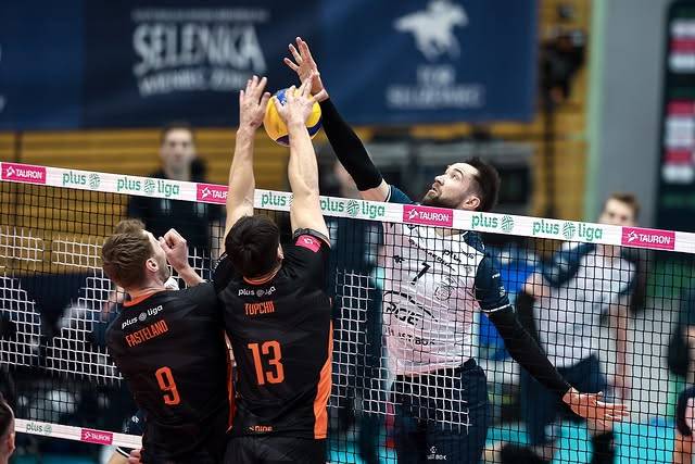 Барком-Кажани програли Проєкту найкращого волейболіста України у чемпіонаті Польщі