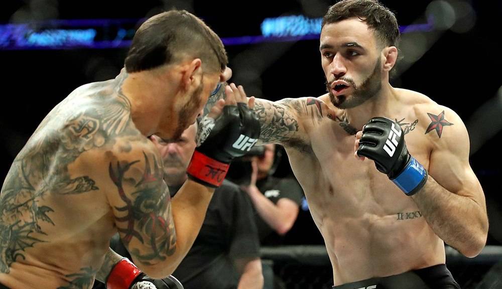 Бургос был возмущен тем, что один из судей отдал победу Свонсону со счетом 30:27